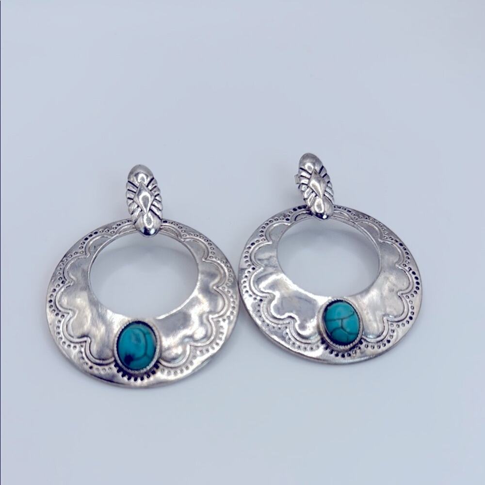 NWT! Free People Silver and Blue Hoop Earrings with Southwestern Design - Picture 9 of 9